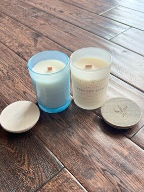 Charming Farmhouse Fresh Cut Flowers & Sea Salt Scented Wood-Wick Candles Set